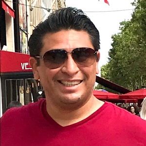 Meet your Posher, Carlos